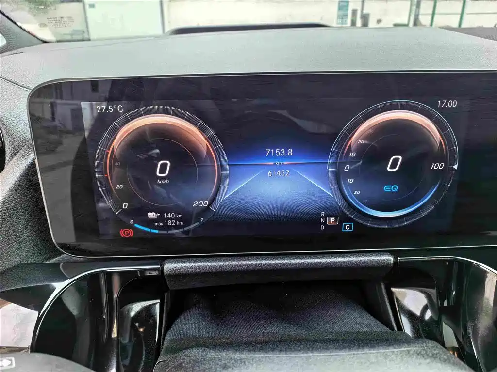 Photo 20 - Mercedes-Benz EQA