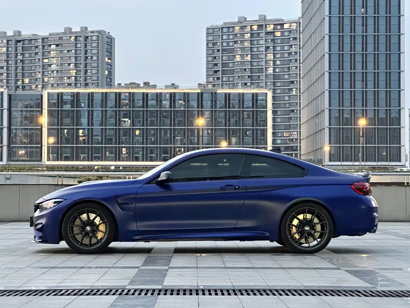 Photo 4 - BMW M4