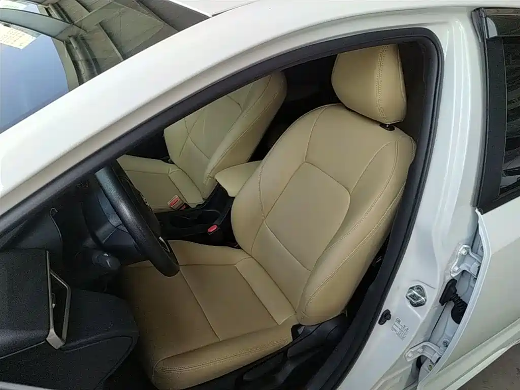 Toyota Corolla 2023 1.8L Smart Hybrid Dual Engine Elite Edition фото 15