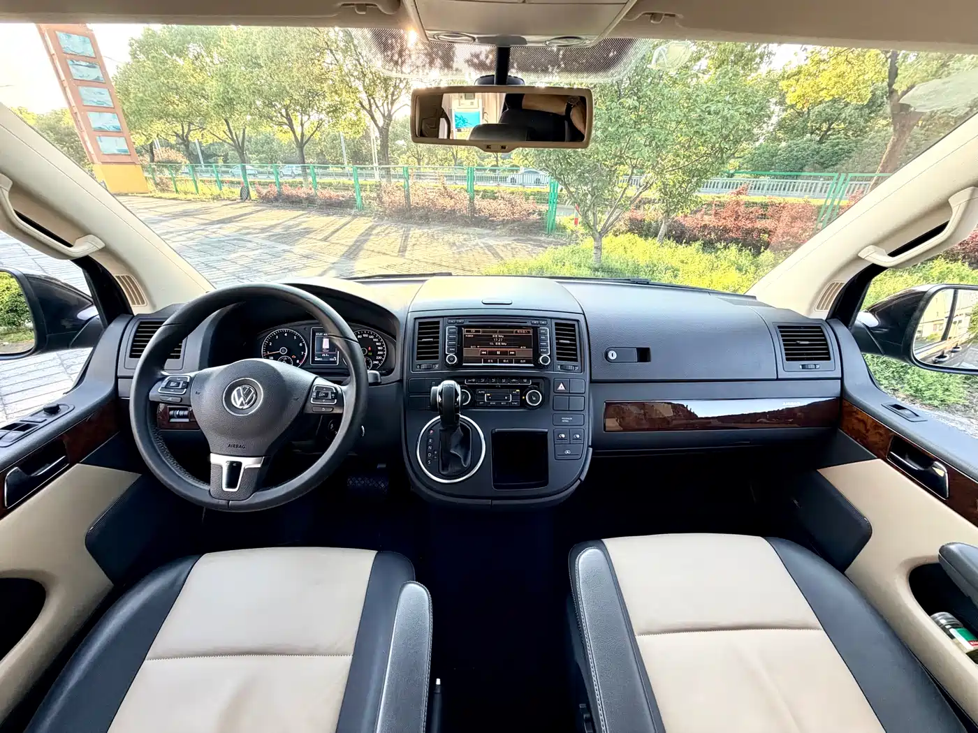Volkswagen Multivan 2012 2.0TSI 4WD Premium фото 8