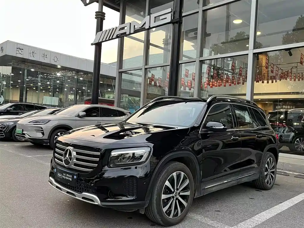 MERCEDES-BENZ GLB