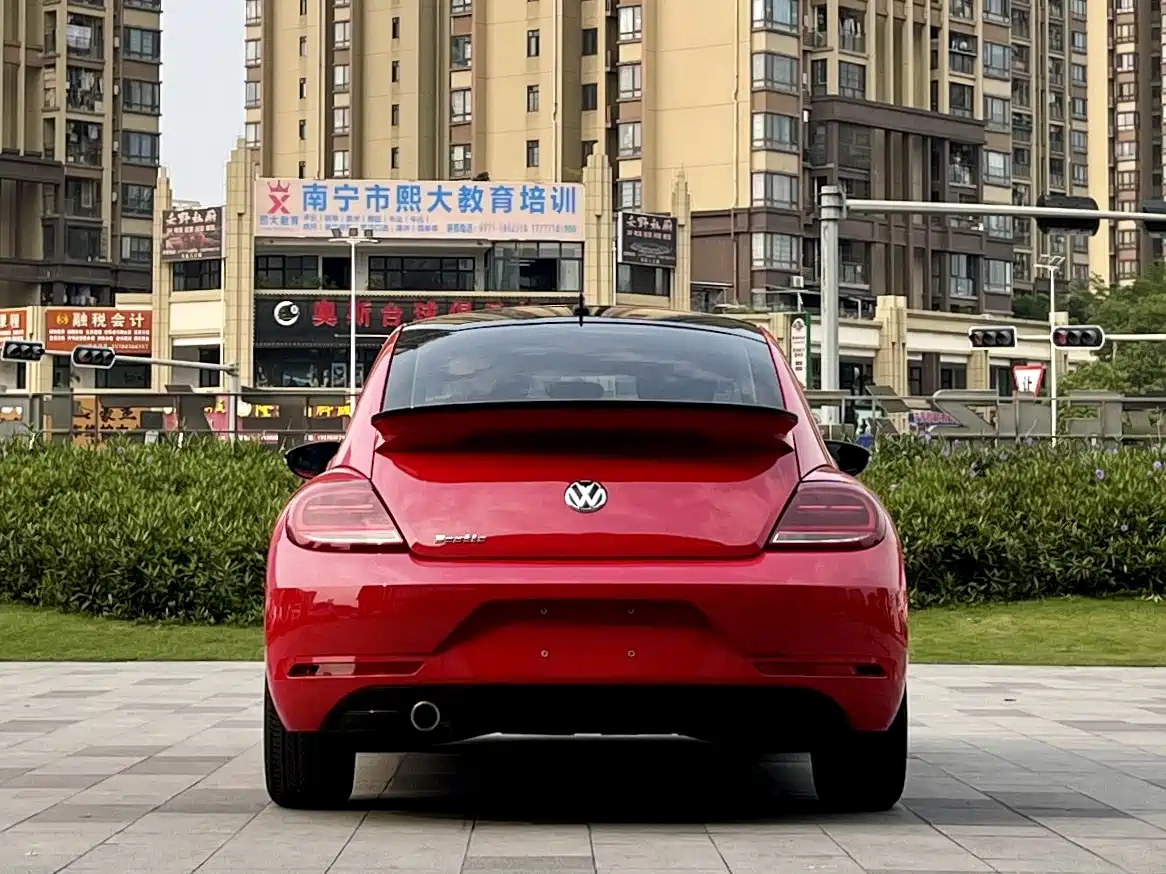 Volkswagen Beetle 2018 180TSI Trend Joy Edition фото 6