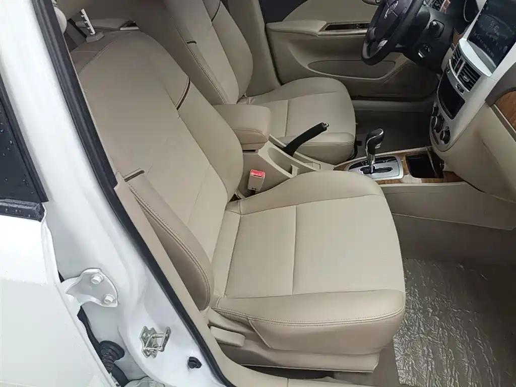 Buick Excelle 2015 1.5L Automatic Classic фото 25