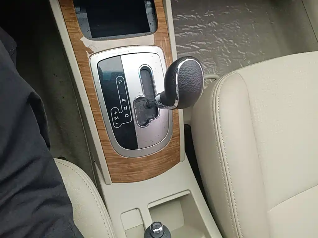 Buick Excelle 2015 1.5L Automatic Classic фото 14