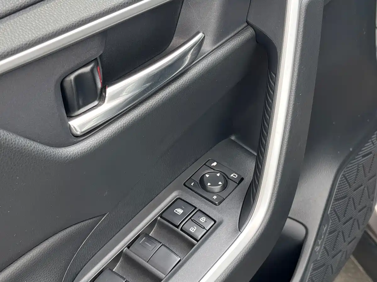 Toyota RAV4, миниатюра 16