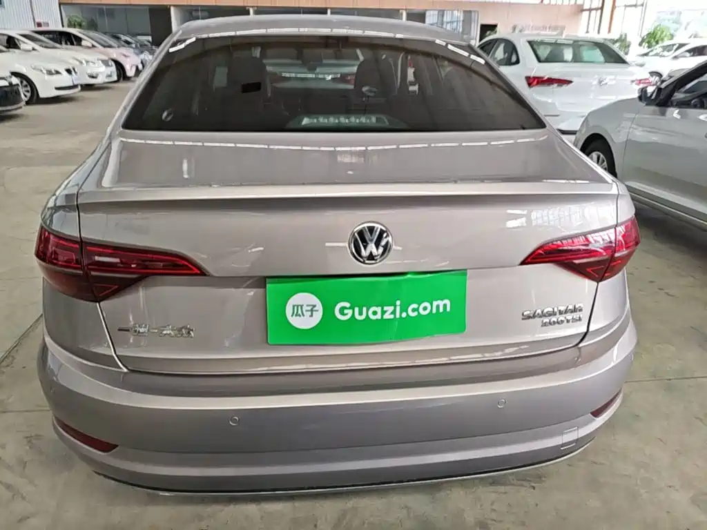 صورة 6 - Volkswagen Sagitar