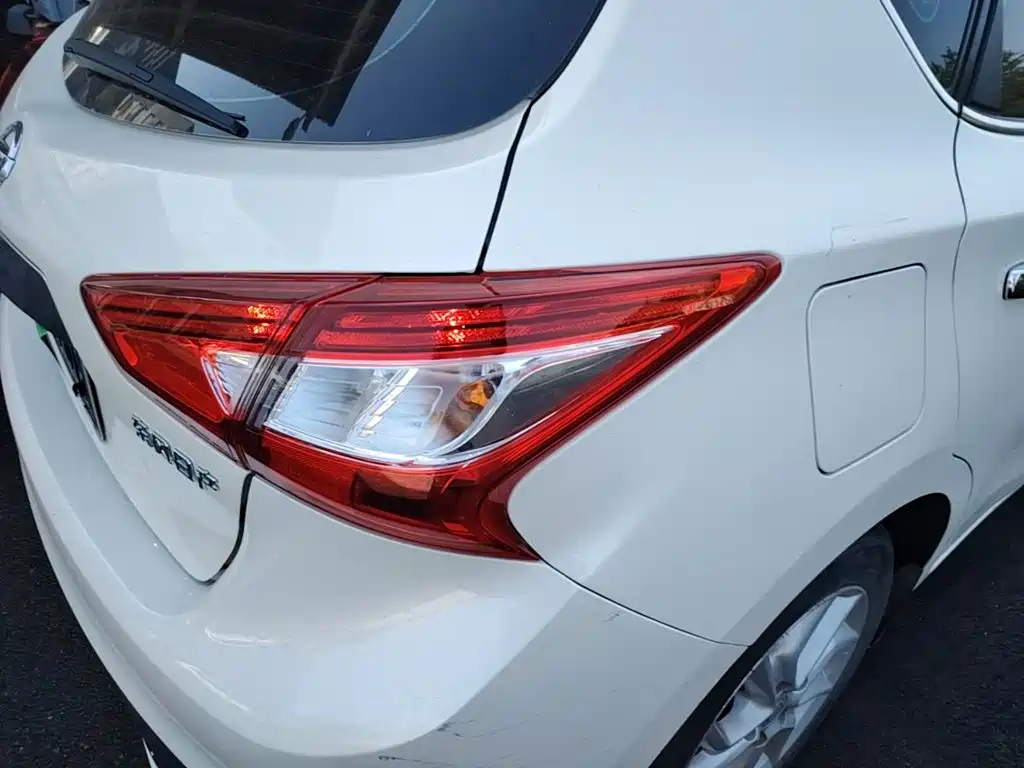 Nissan Tiida, миниатюра 8