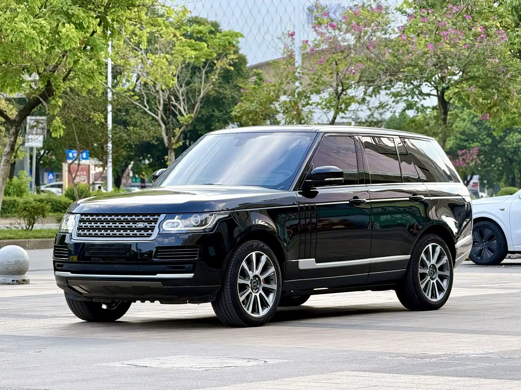 Фото 1 - Land Rover Range Rover