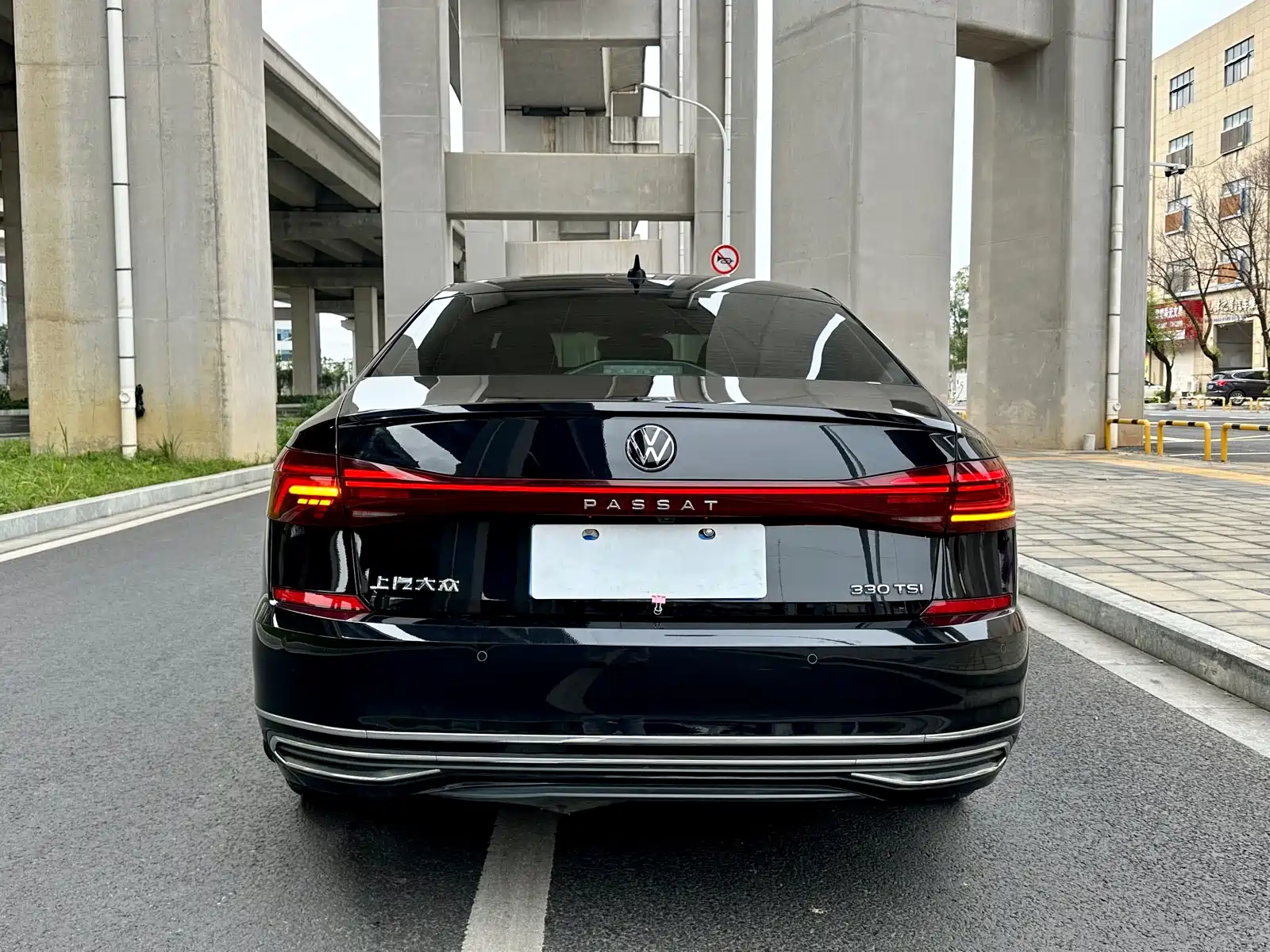 Фото 7 - Volkswagen Passat