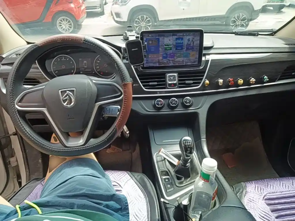 Baojun 560 2017 2017 1.5T Manual Comfort 7-seater