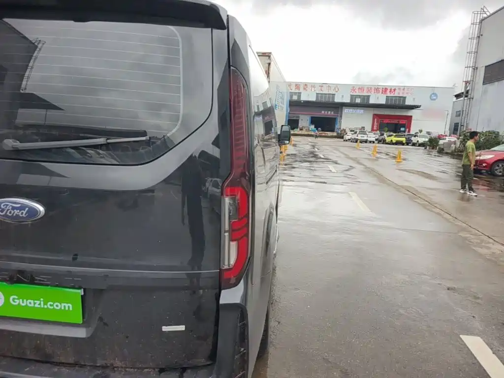Ford Transit 2024 2023 Model 2.0T Petrol Automatic Business Travel Medium Wheelbase Low Roof 7/8/9 Seater
