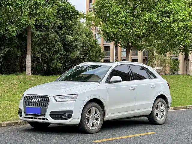 Audi Q3 2015 35 TFSI Comfort — фото 1