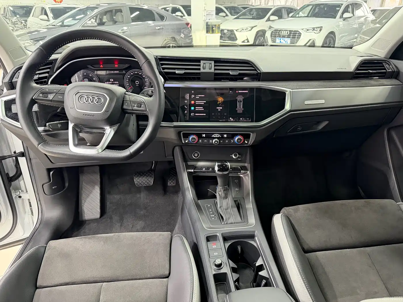 Audi Q3 2022 35 TFSI Fashion Dynamic фото 16