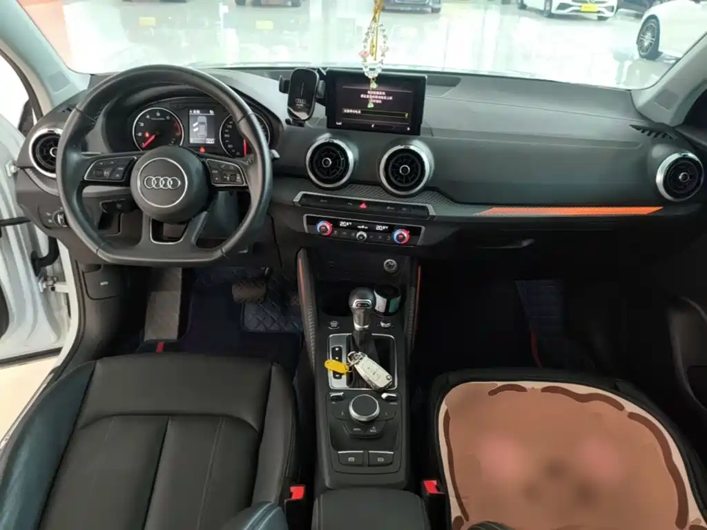 Фото 10 - Audi Q2L