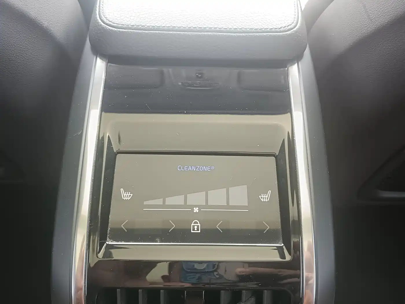 Фото 16 - Volvo S90