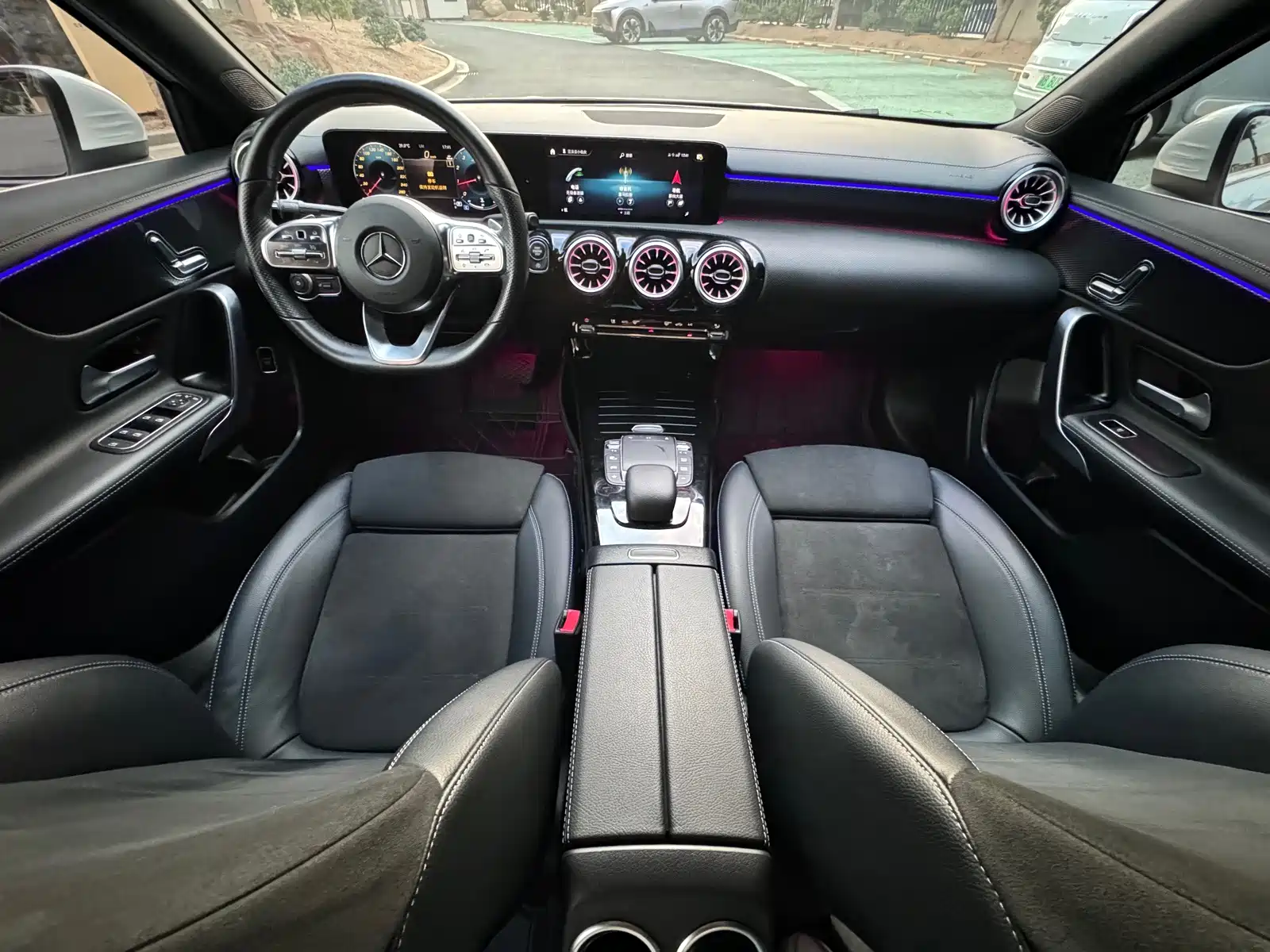 صورة 9 - Mercedes-Benz A-Class