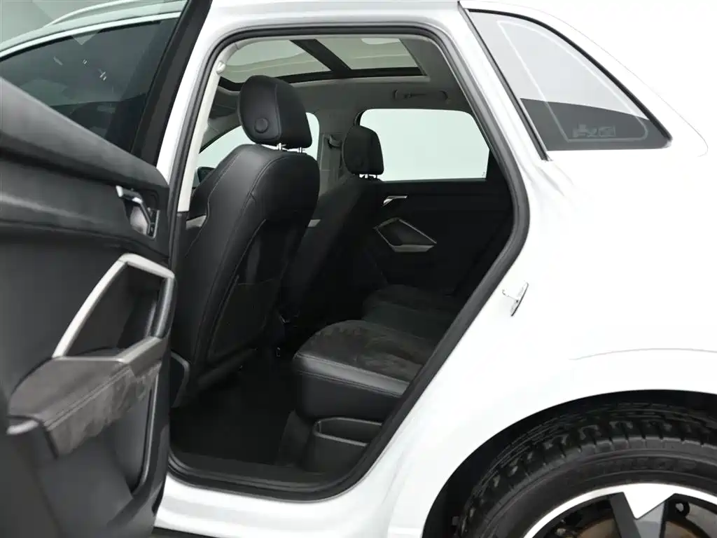 Audi Q3 2022 35 TFSI Fashion Dynamic фото 14
