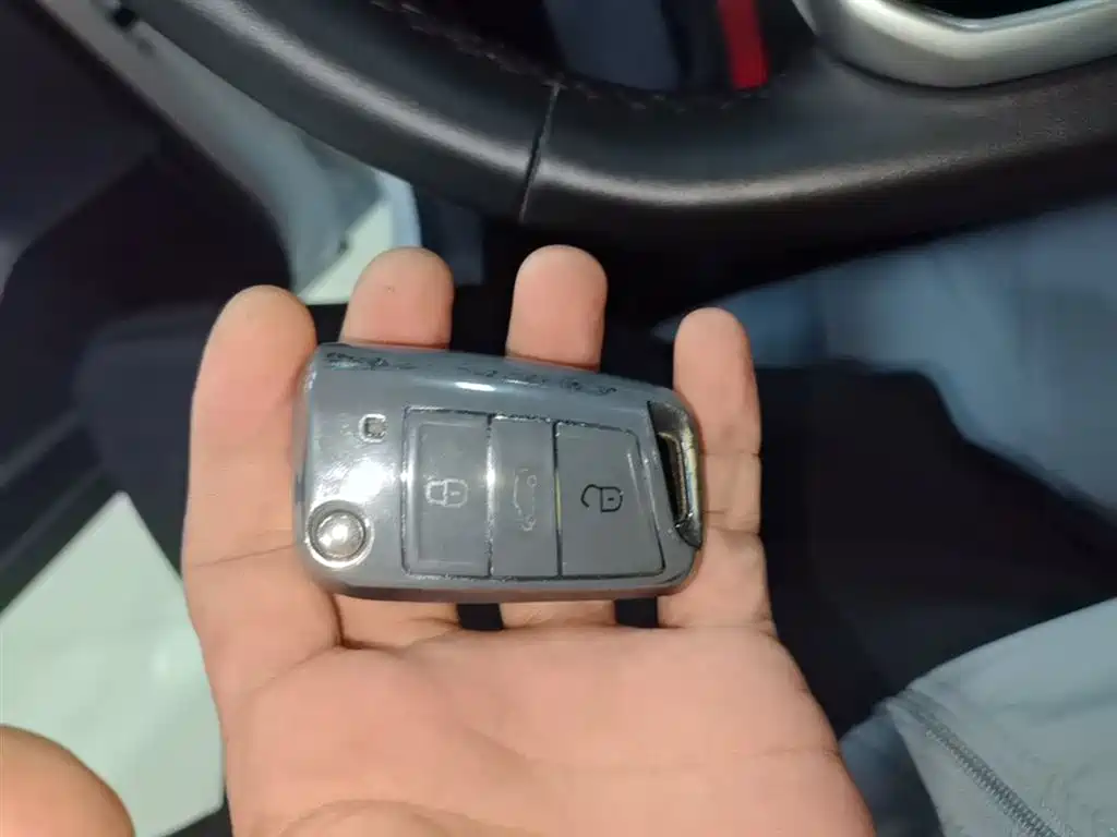 Volkswagen Lavida 2023 1.5L Auto Five Million Edition фото 9