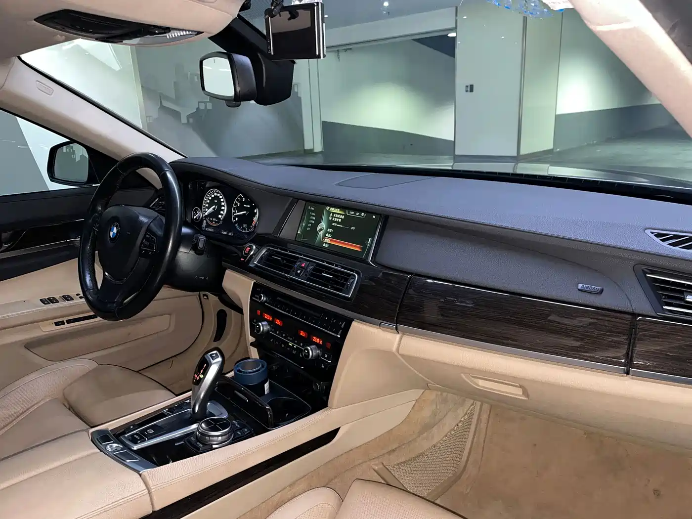 BMW 7 Series 2013 Model 740Li Leading фото 14