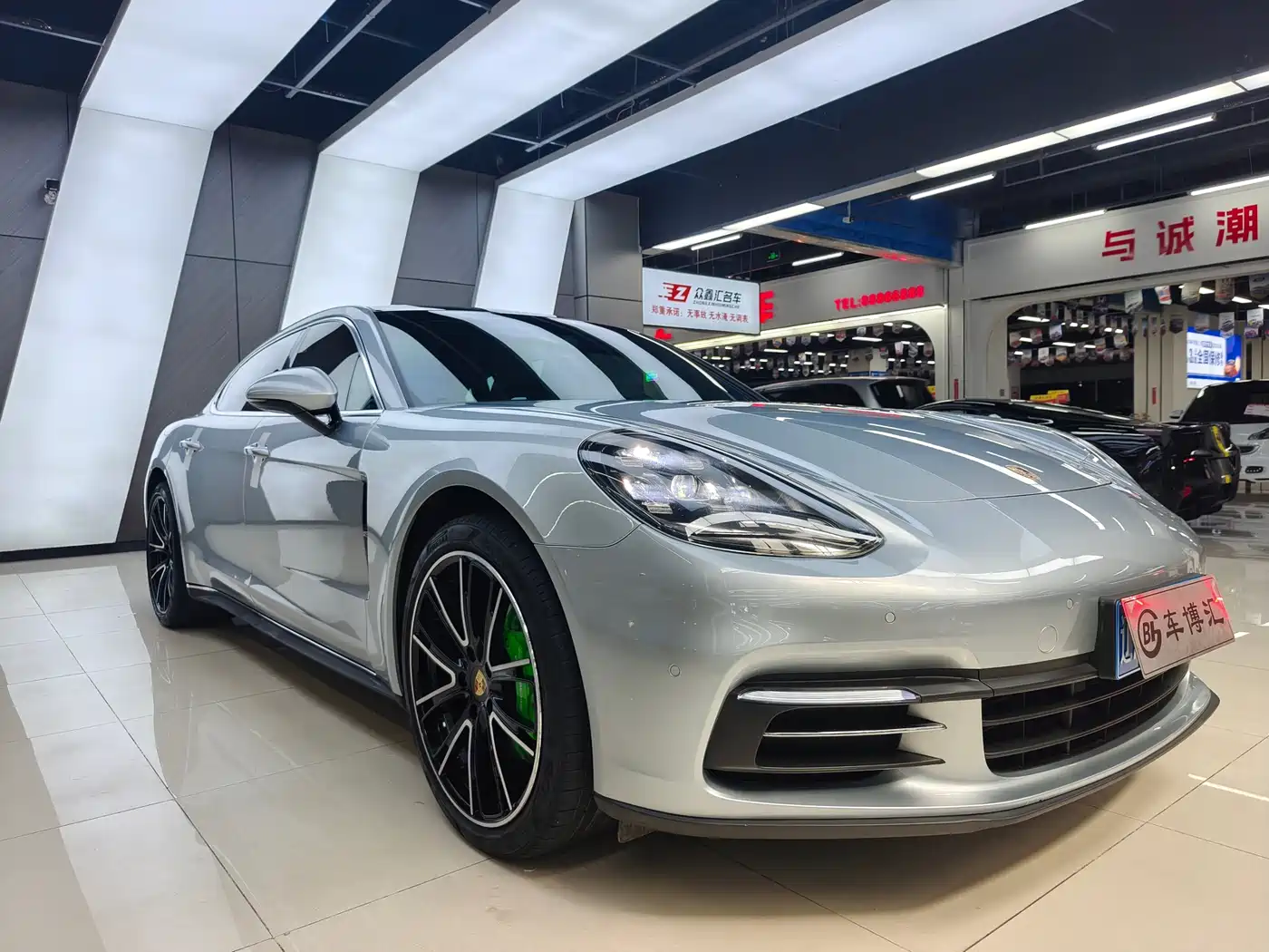 Porsche Panamera 2017 Panamera Executive Long Wheelbase 3.0T фото 3