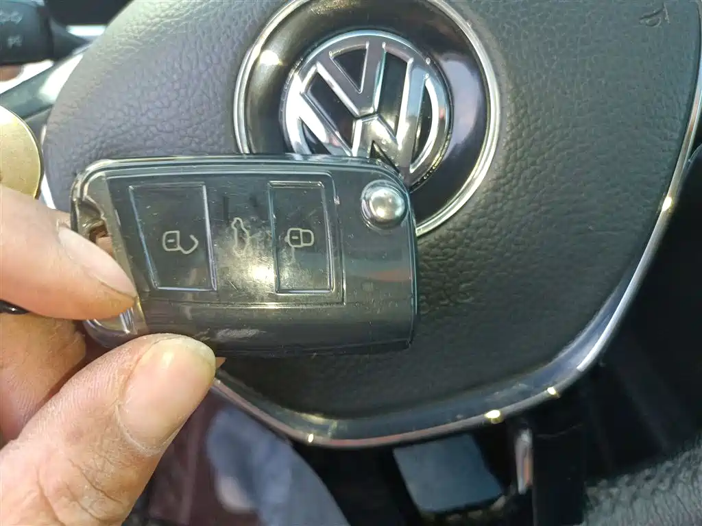 VOLKSWAGEN TOURANG