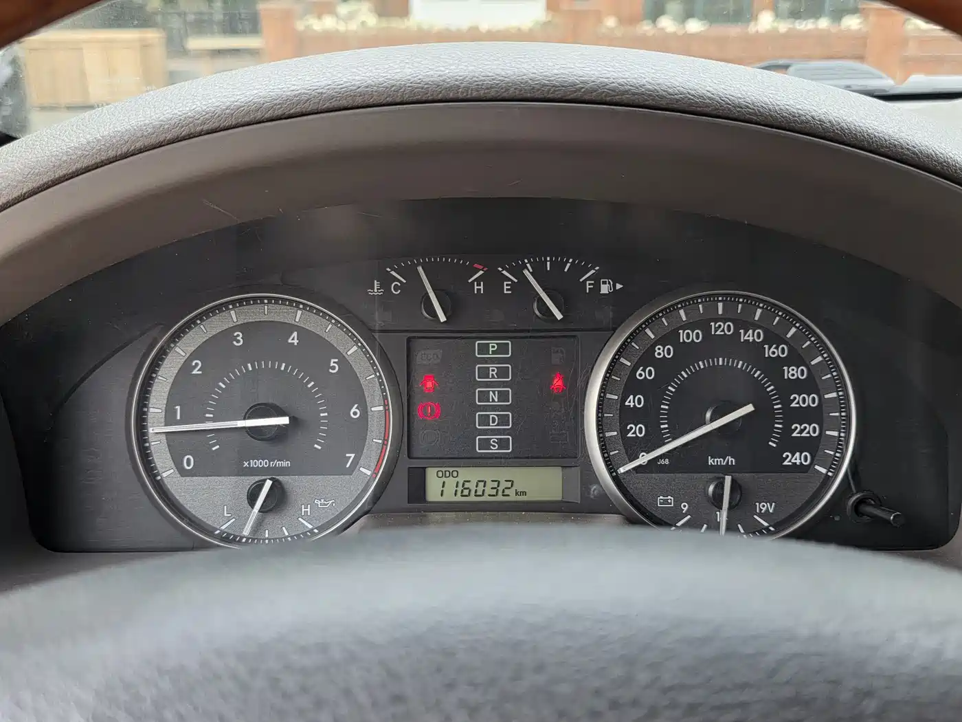 Toyota Land Cruiser (Import) 2015 4.0L V6 Middle East Limited Edition фото 11