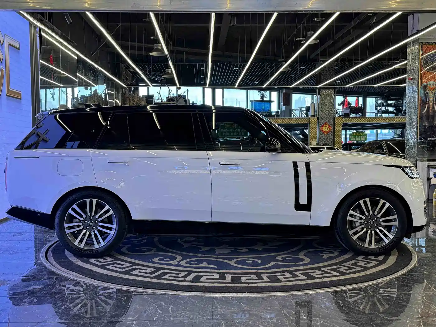 LAND ROVER RANGE ROVER