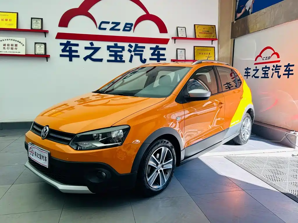 Volkswagen Polo 2014 2012 1.6L Cross Polo AT