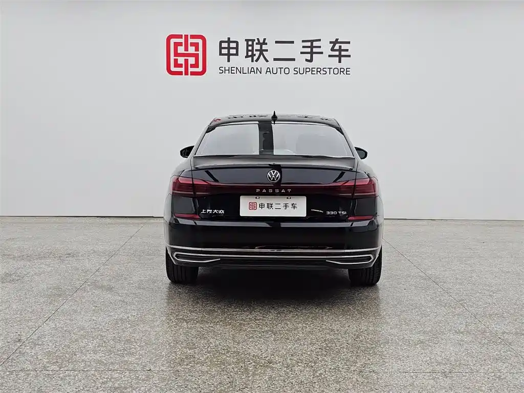 Volkswagen Passat 2022 330TSI Premium Edition фото 12