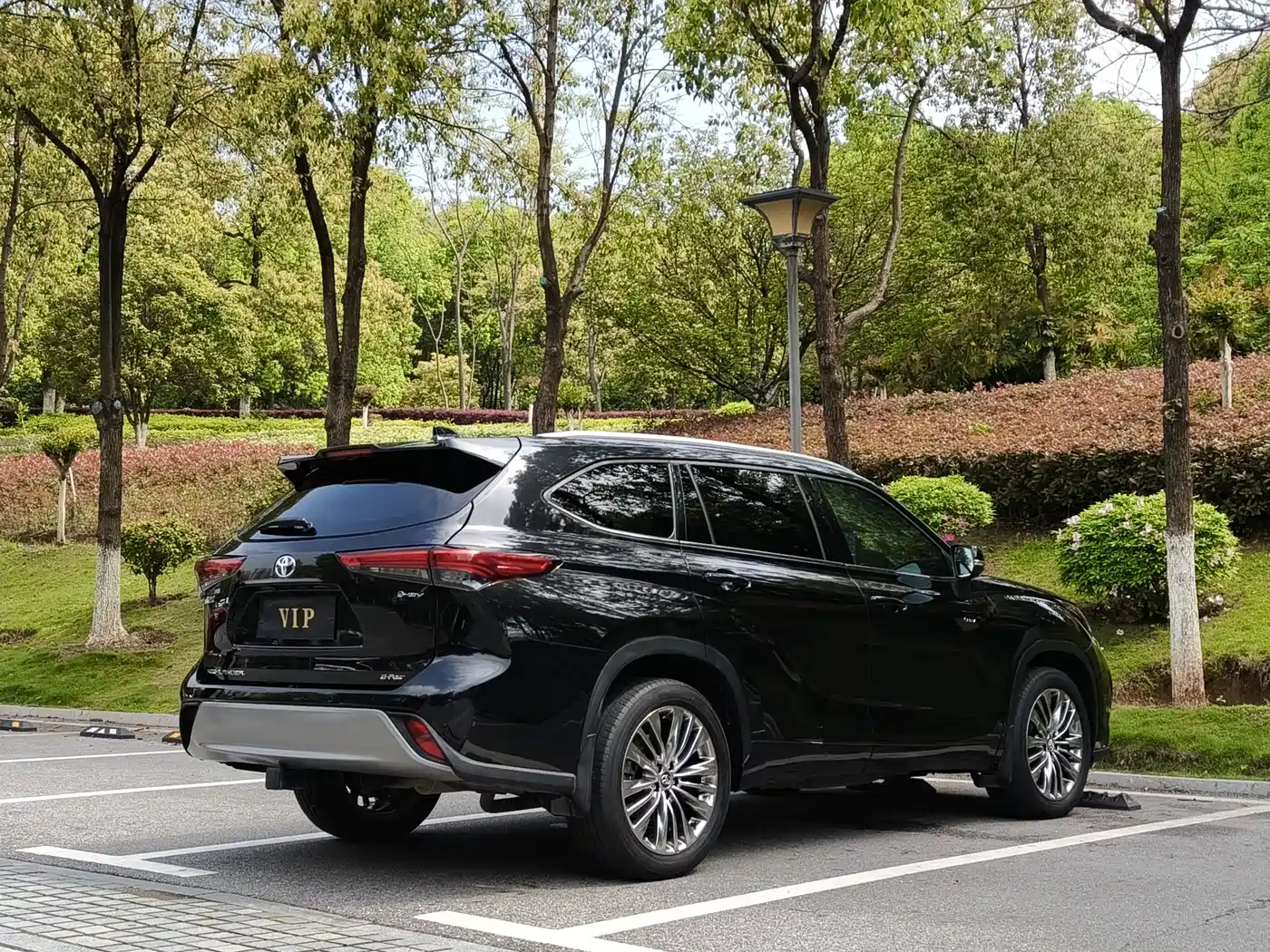 TOYOTA HIGHLANDER