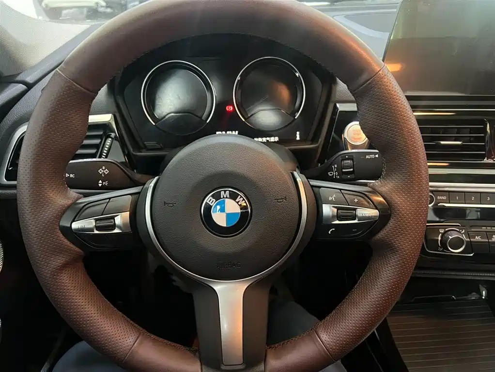 BMW 1 Series 2021 Facelift 120i M Sport Shadow Edition фото 12