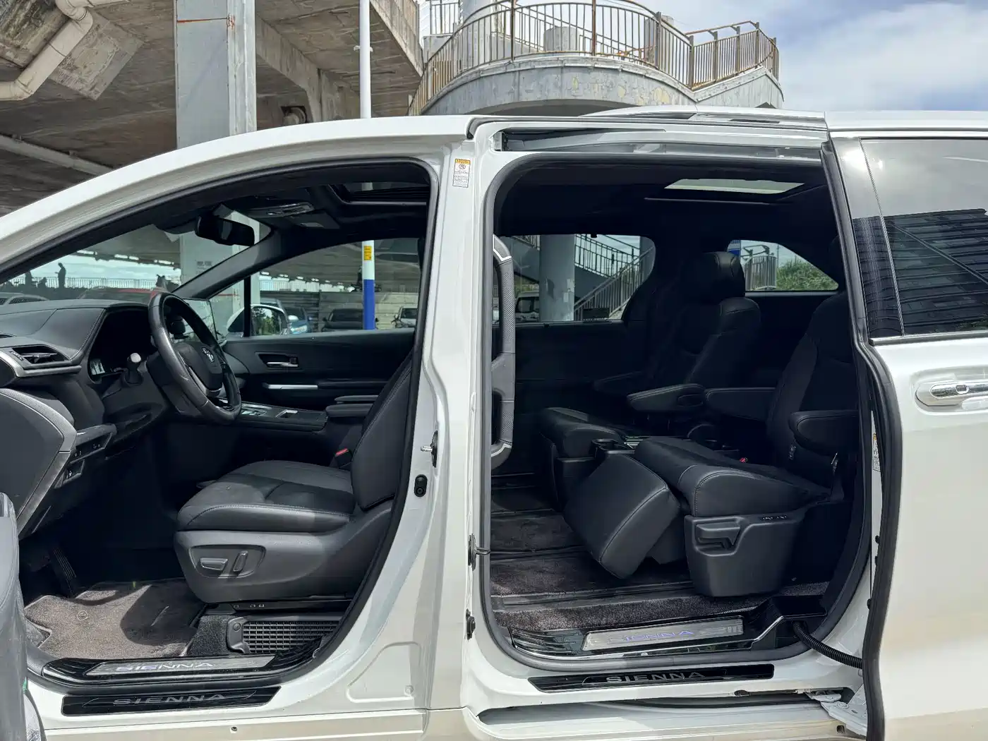 TOYOTA SIENNA