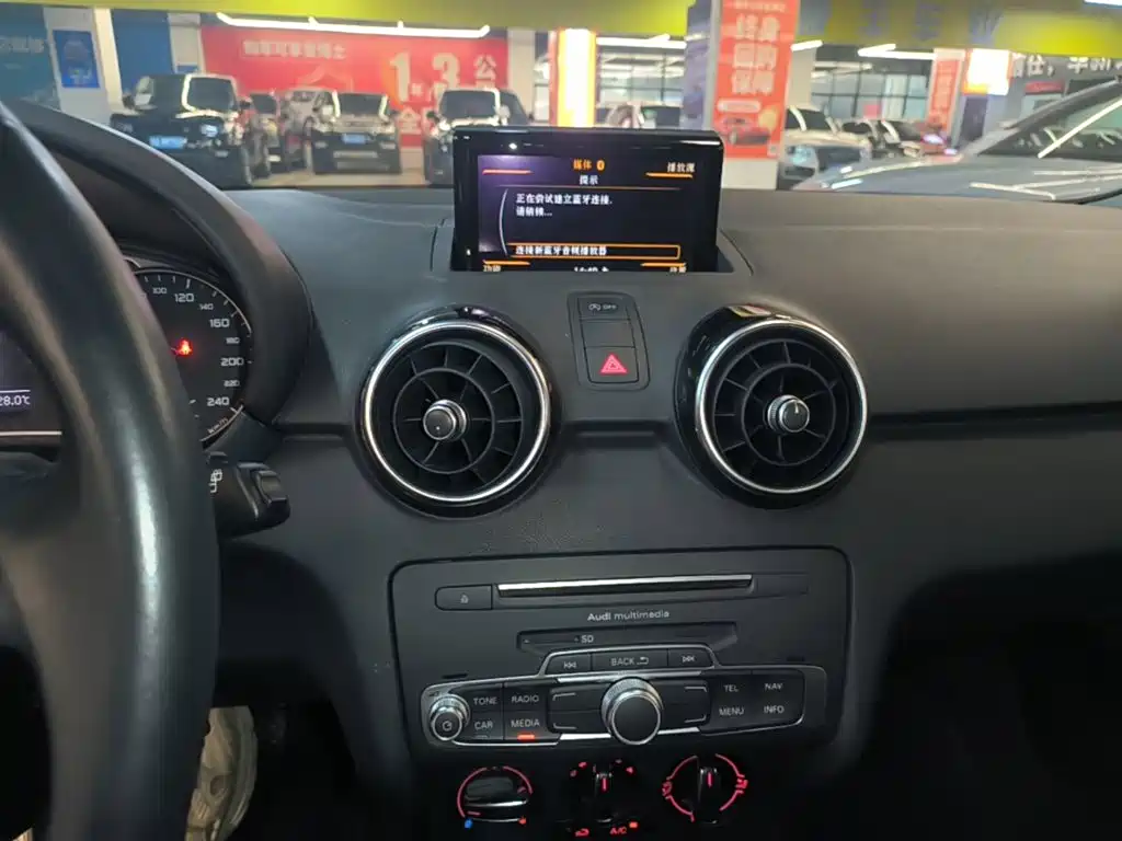 Фото 13 - Audi A1