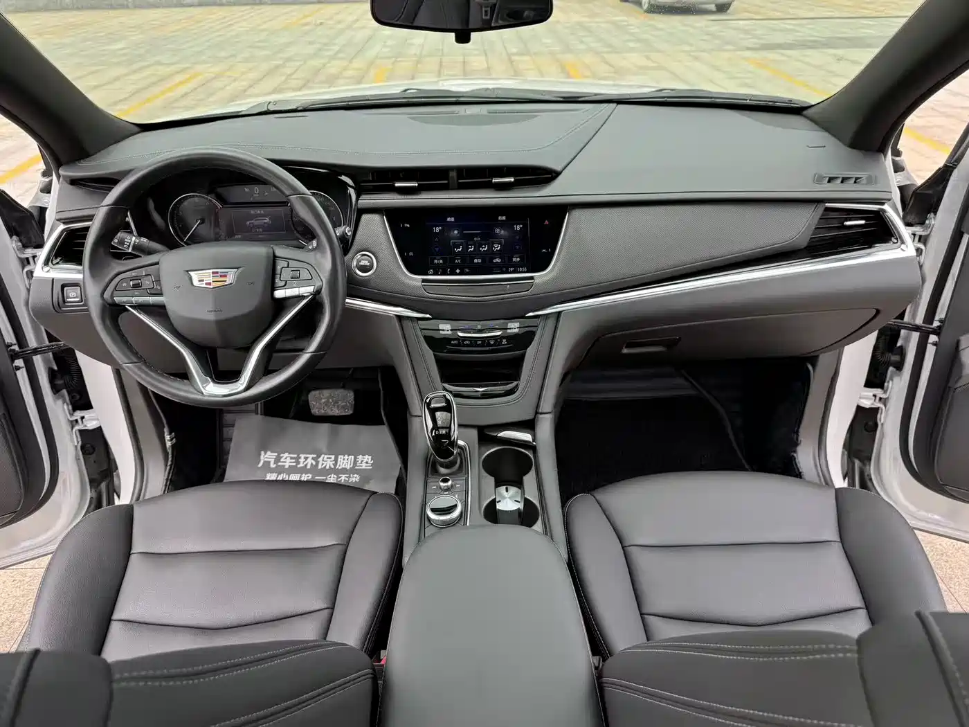 Photo 27 - Cadillac XT6
