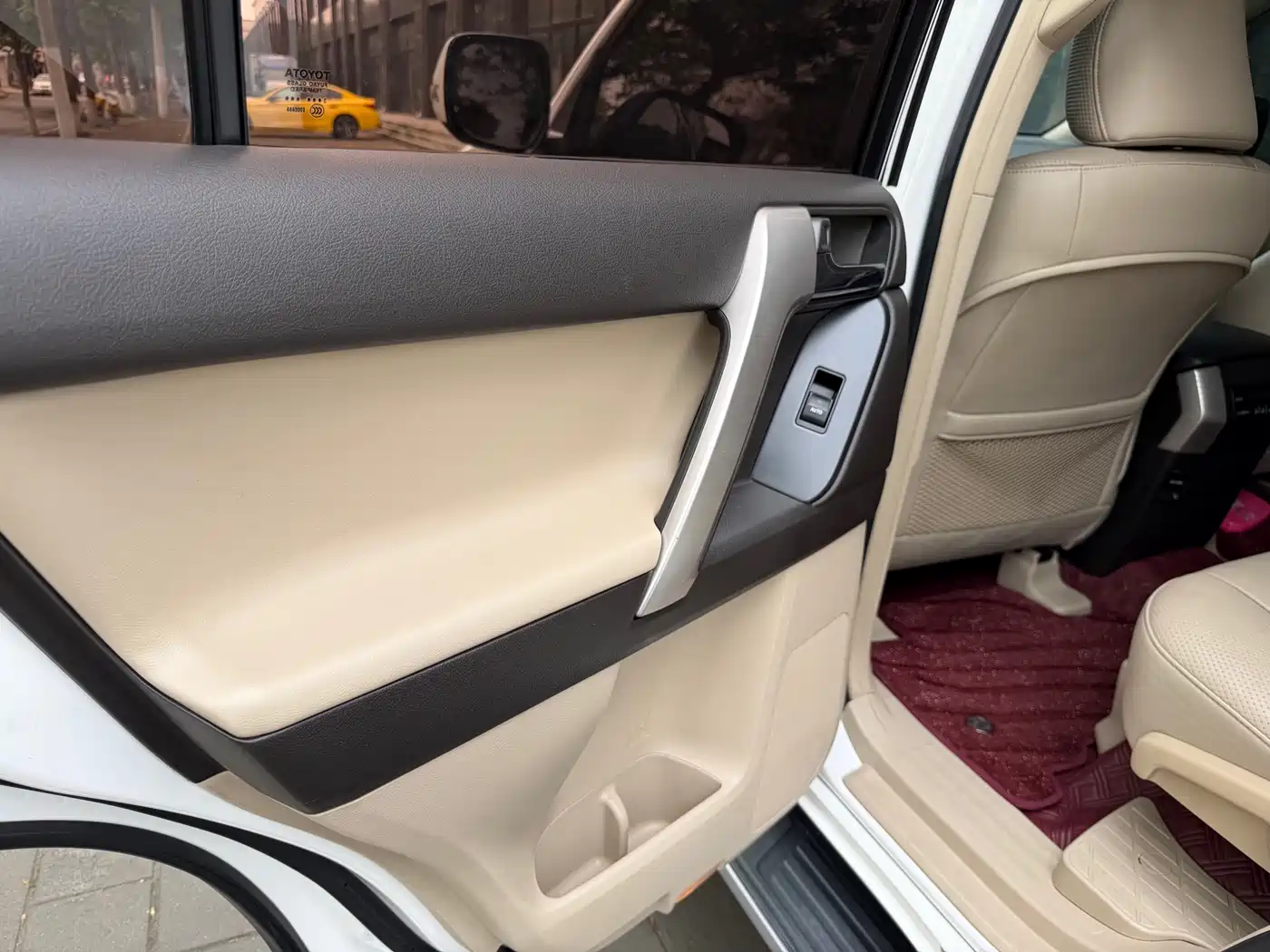 Toyota Prado 2010 4.0L Automatic TX-L фото 16