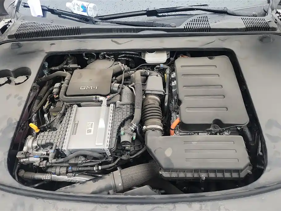 BYD Han 2025 DM-i Smart Driving Edition 125KM Honor фото 10