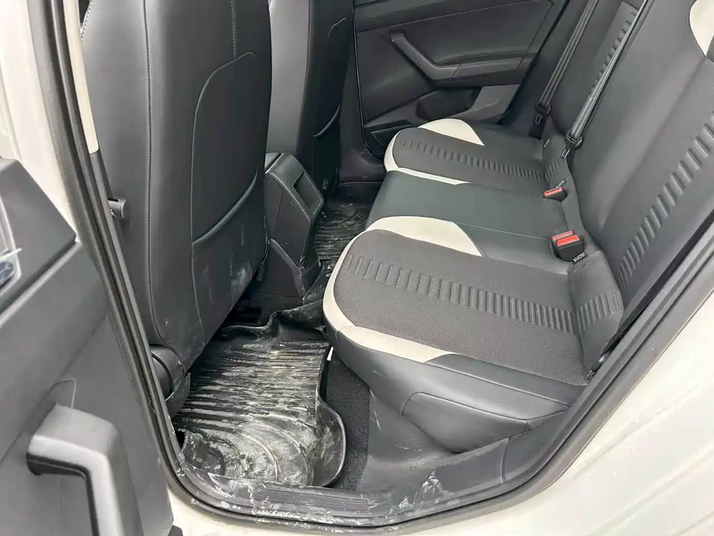 Volkswagen Polo 2019 Plus 1.5L Automatic Colorful Tech Edition фото 6