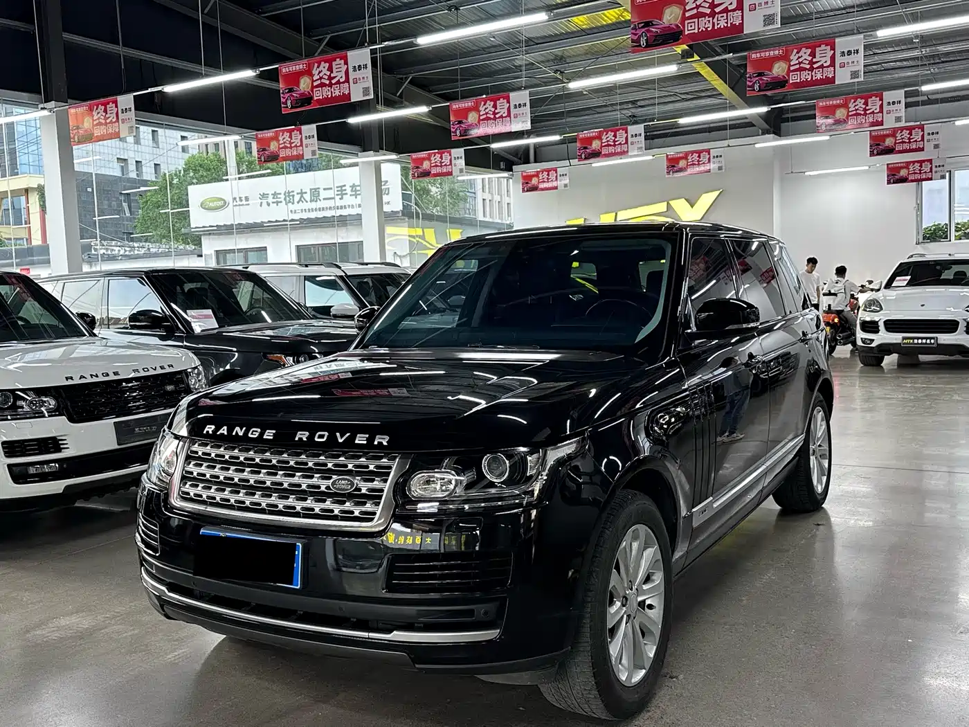 Land Rover Range Rover 2017 3.0 SC V6 Vogue LWB (Long Wheelbase)