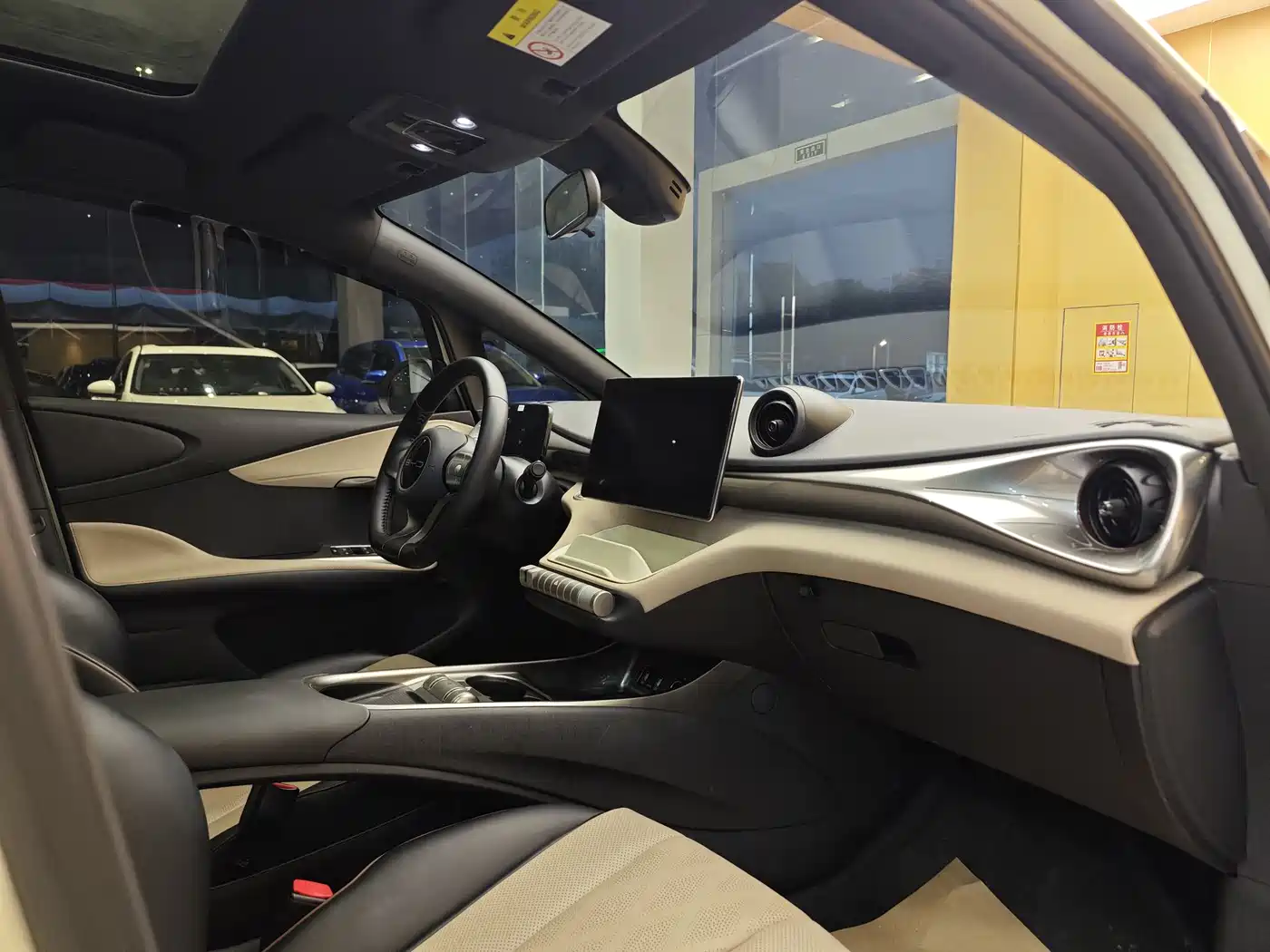 BYD Dolphin 2023 420km Fashion Edition фото 30