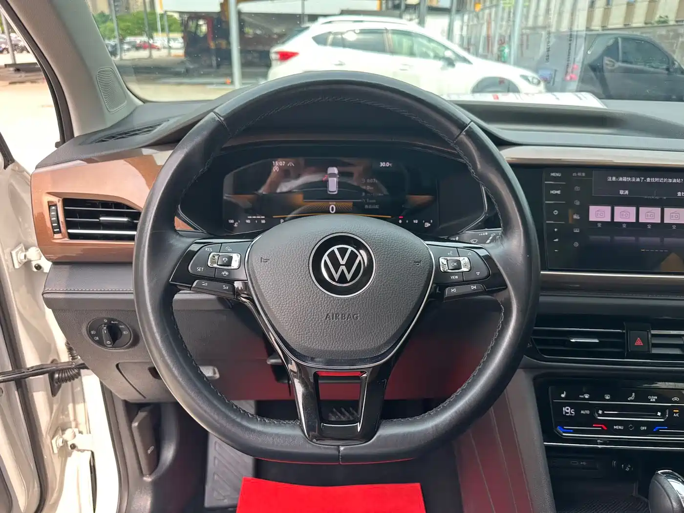 Volkswagen Tharu 2022 280TSI FWD Luxury Edition фото 11