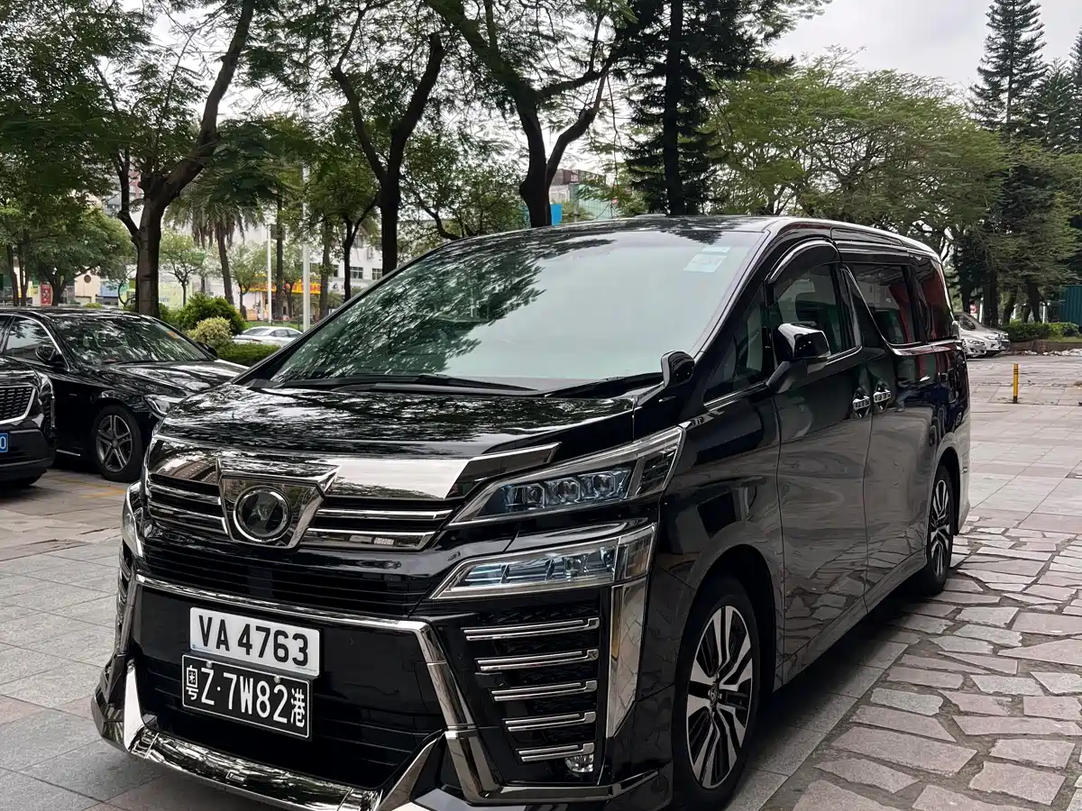 Toyota Vellfire фото 4