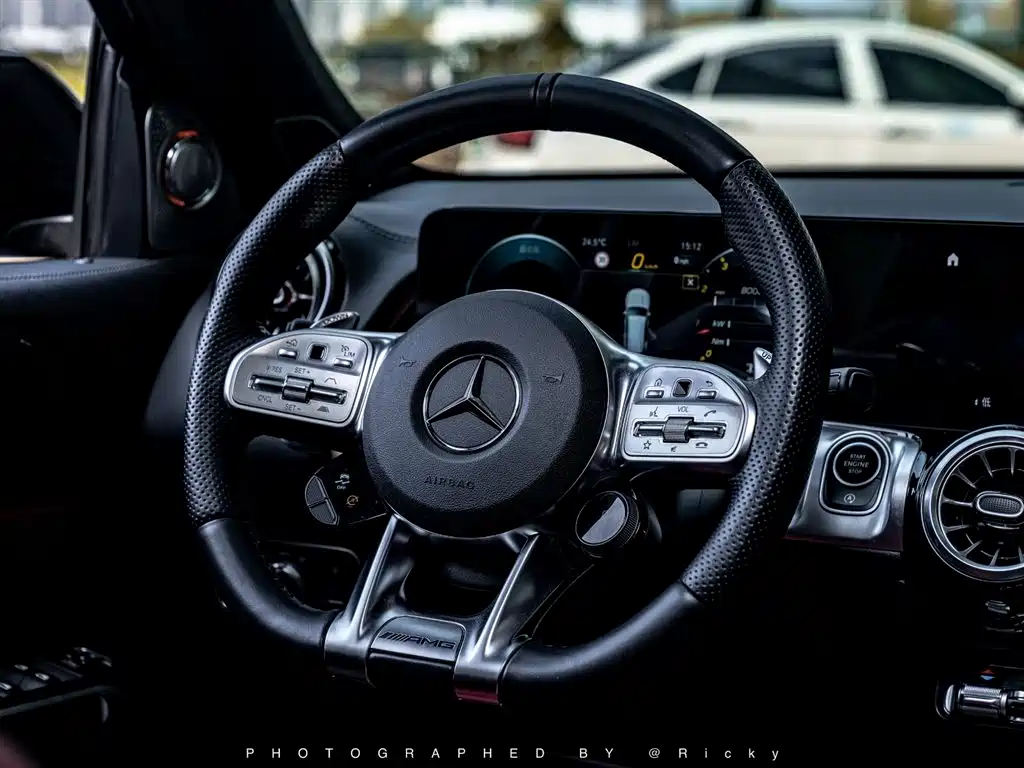 Mercedes-Benz GLB AMG 2021 Facelift AMG GLB 35 4MATIC фото 4