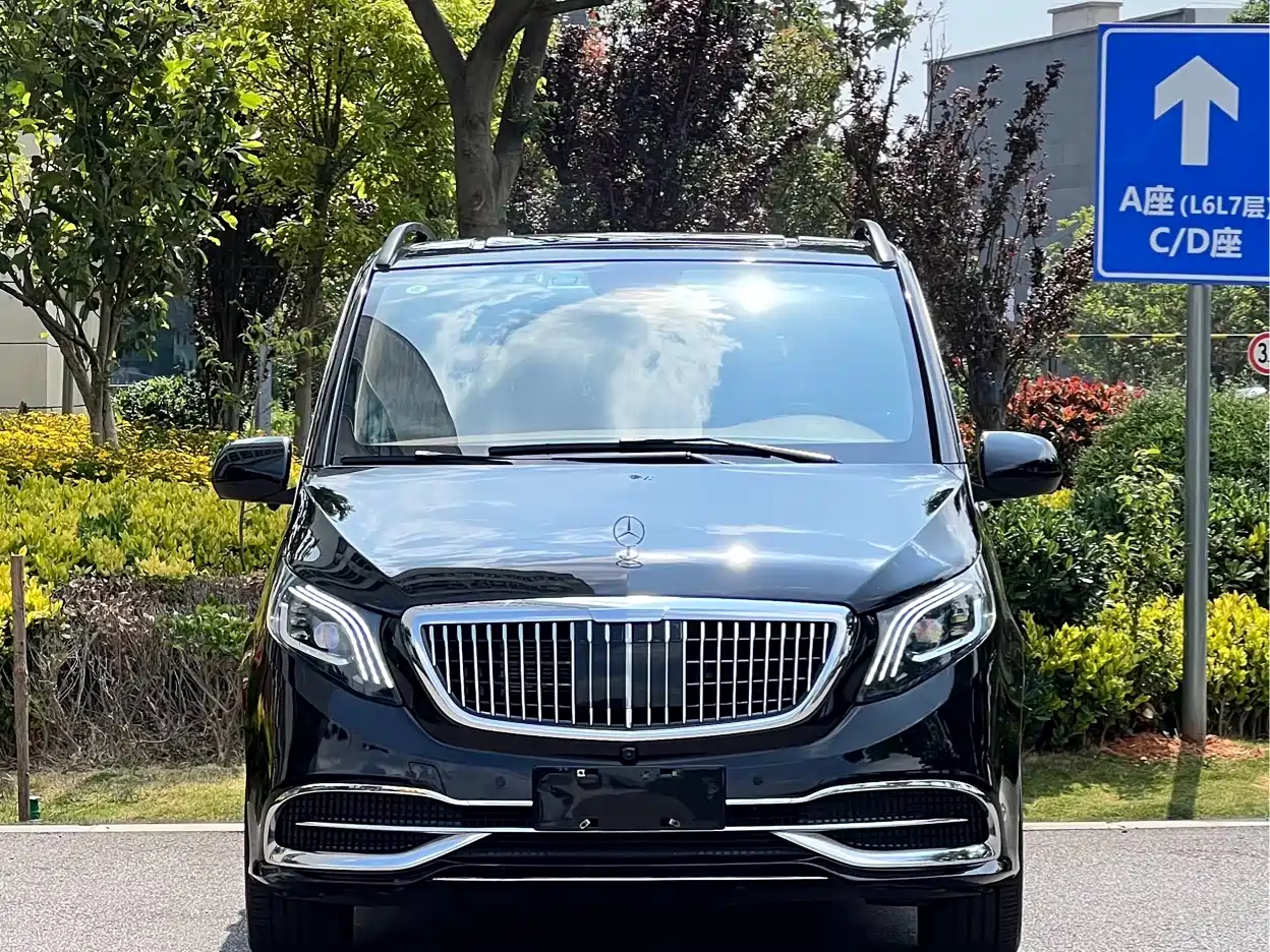 Mercedes-Benz Vito 2023 2.0T Elite 7-Seater фото 2