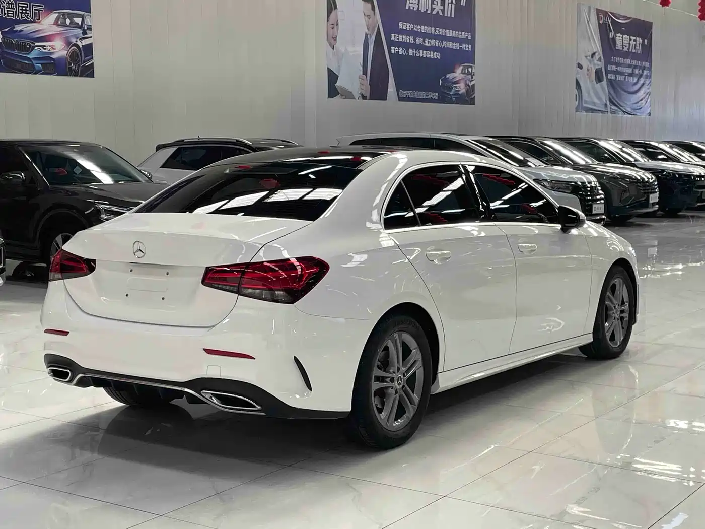 Mercedes-Benz A-Class 2022 A 180 L Sport Sedan фото 4