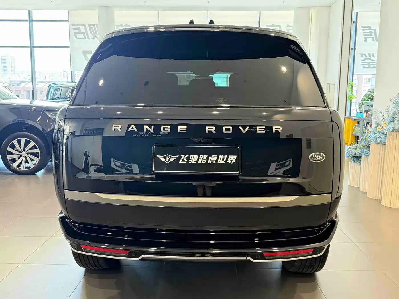 Land Rover Range Rover 2026 2026 Model 3.0 L6 400PS SE Long Wheelbase Version