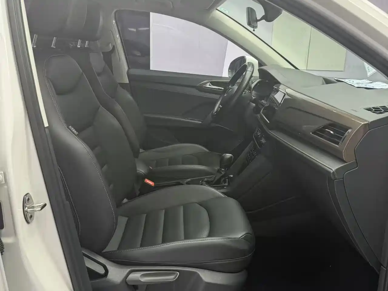 Volkswagen Tharu 2021 280TSI 2WD Luxury Plus фото 18