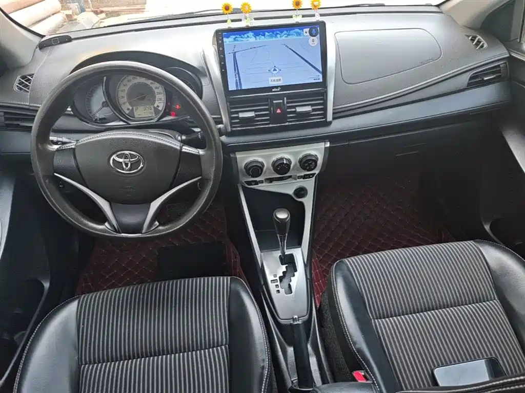 Toyota YARiS L Zhi Xuan 2015 1.5G Auto Sunroof Special Edition фото 6
