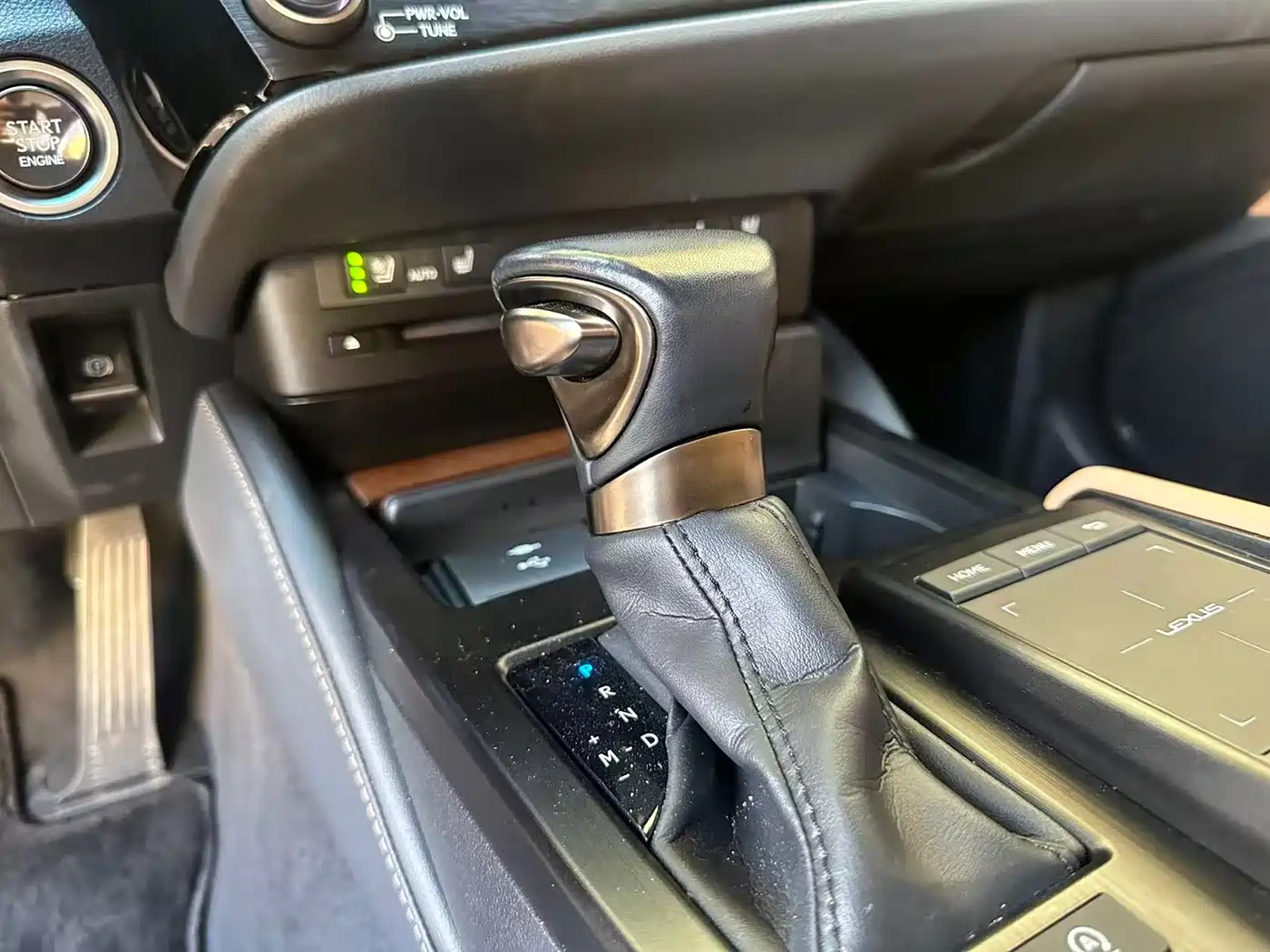 Lexus ES 2021 200 Luxury Edition фото 11
