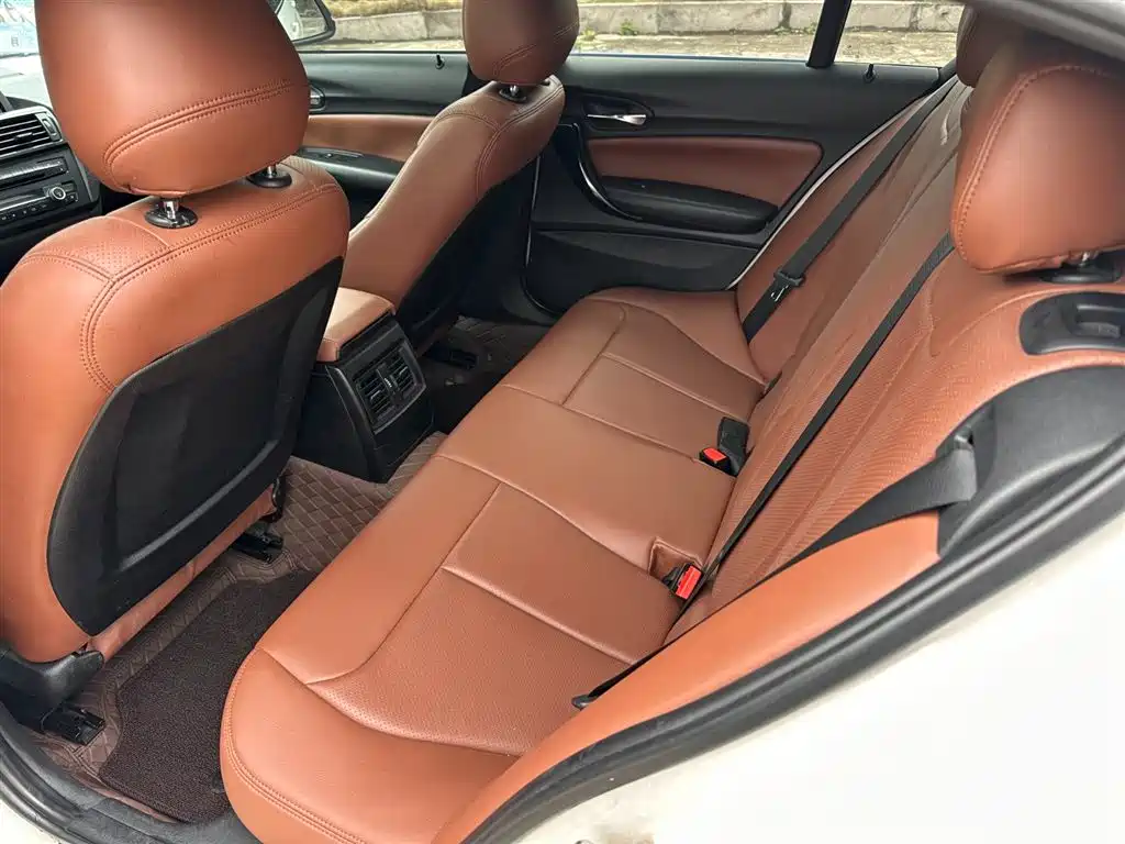 BMW 1 Series (Import) 2012 118i Leading фото 20