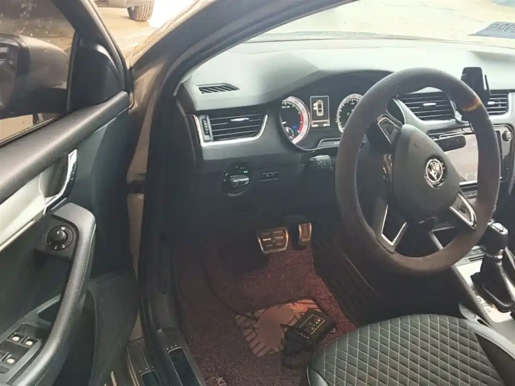 Škoda Octavia 2018 TSI230 DSG Luxury Edition фото 16